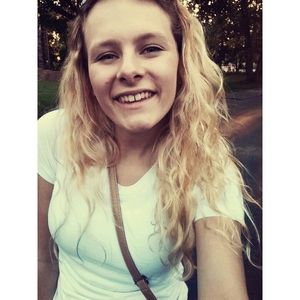 Meet your Posher, Nina