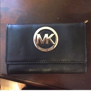 AUTHENTIC MICHAEL KORS WALLET