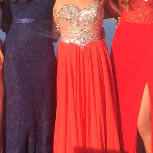 Homecoming dress - Picture 2 of 4