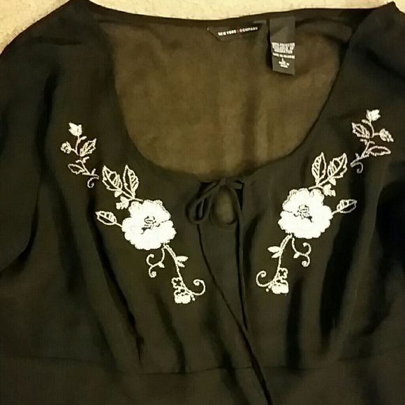 Bell Bottom Sleeves Top (Top Only) - Picture 3 of 4