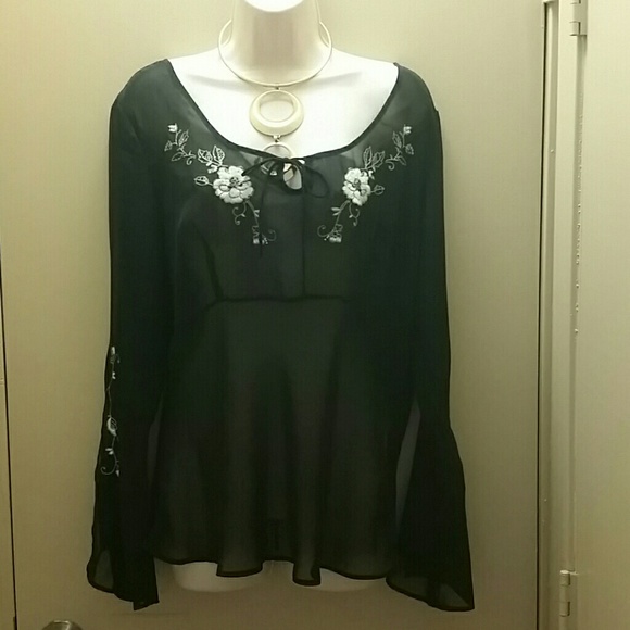 Bell Bottom Sleeves Top (Top Only) - Picture 4 of 4