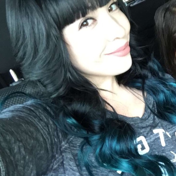 Meet your Posher, Brooklyn - Picture 2 of 4