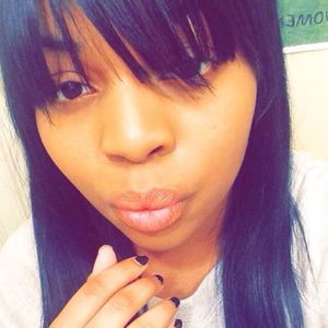 Meet your Posher, Dequila