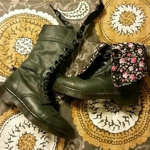 Doc Marten Triumph boots