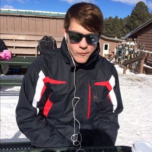 Meet your Posher, Zachary