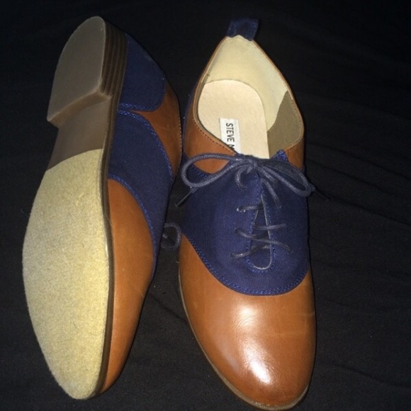 Never worn Steve Madden women shoes