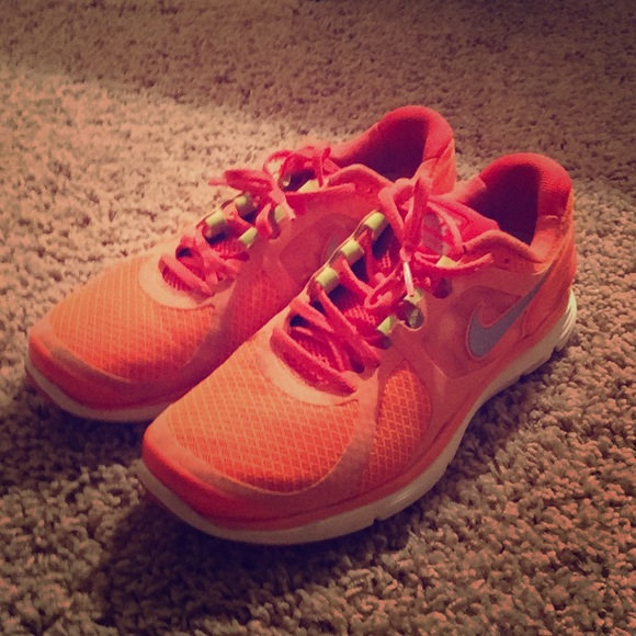 Men's Nike Lunarlon size 9 orange