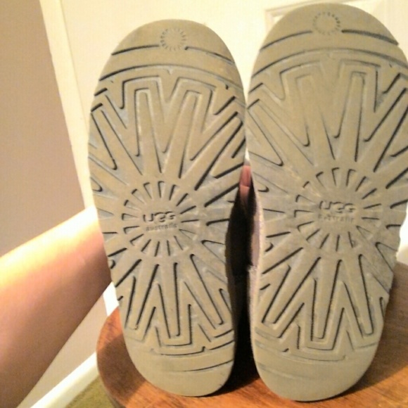 UGG Bailey Button Boots - Picture 4 of 4
