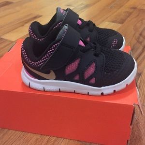 Nike Free 5 Size 6 for toddlers