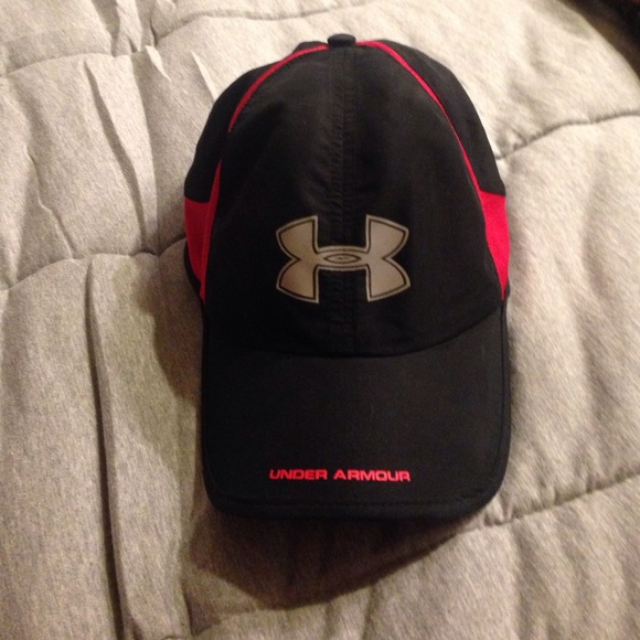 Under armour hat.