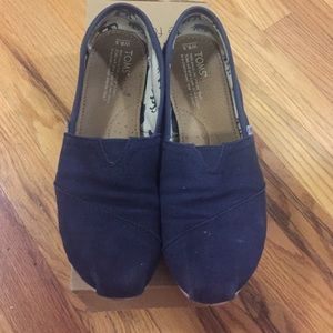 Navy blue toms size 8.5 for woman