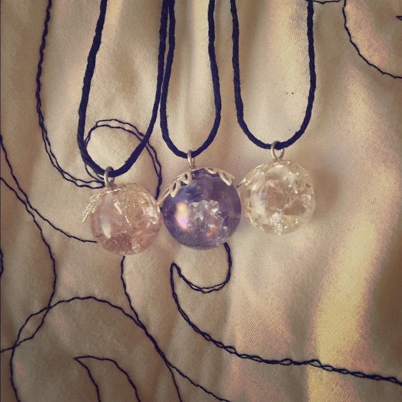 Cracked marble necklaces