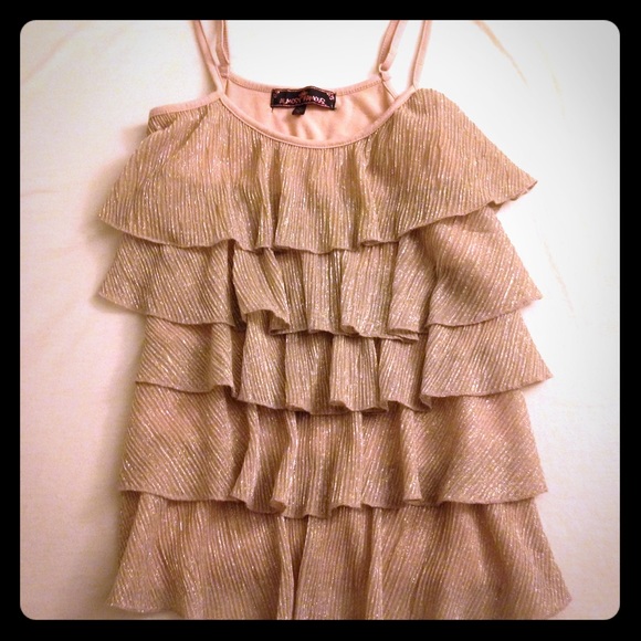 ALMOST FAMOUS RUFFLED TOP