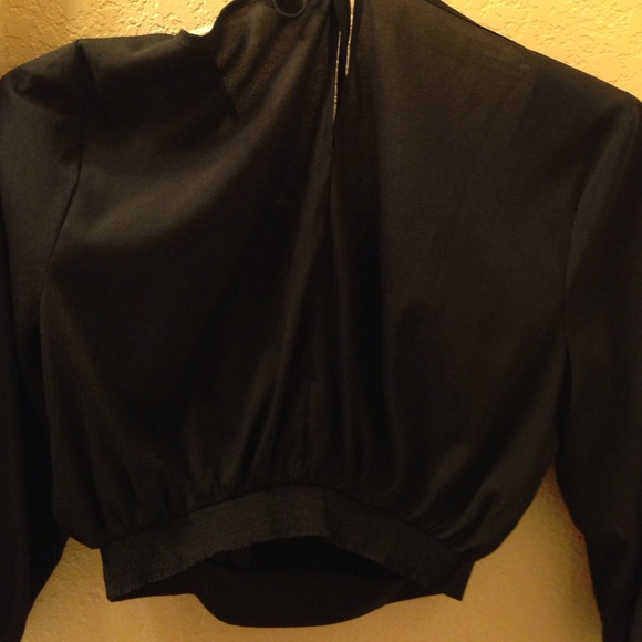 Silk 1/4 sleeve crop blouse - Picture 3 of 3