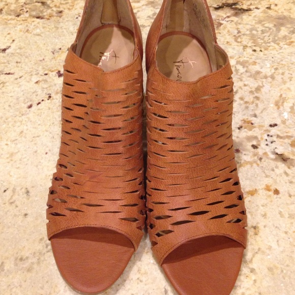Franco Sarto brown leather sandal shoe