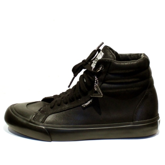 Sisii Black High-Top Sneakers