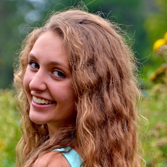 Meet your Posher, Caroline