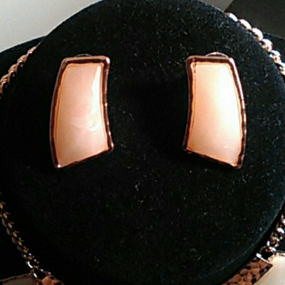 Classy Set - Picture 2 of 4