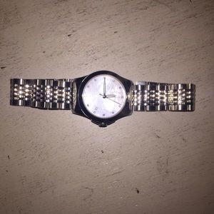 NWOT Authentic Gucci Mother of Pearl Watch