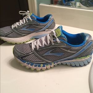 Brooks ghost 6 running shoe