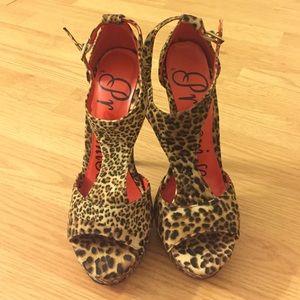 🆕 Leopard/Cheetah Print Platform Heels