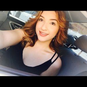 Meet your Posher, Camila