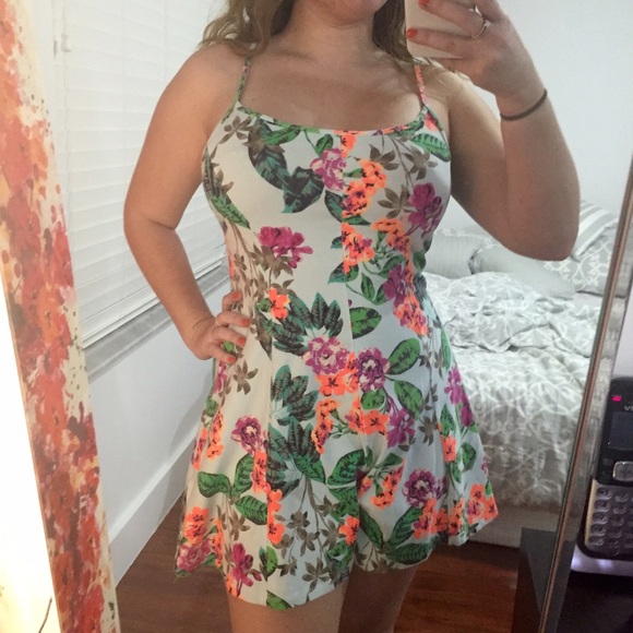 🌺 Express Floral Romper 🌺