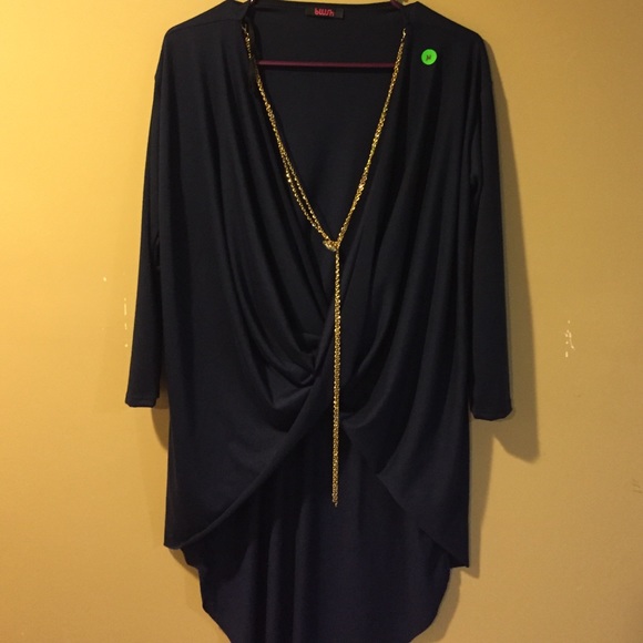 NWOT open front with detachable necklace jr sized