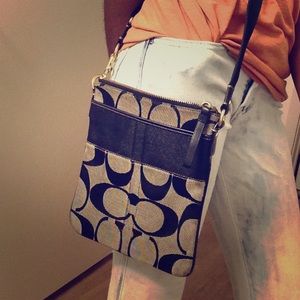 Black Coach Crossbody 👽