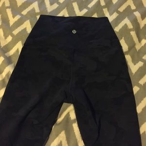 Lulu lemon cropped wunder under camo, worn once