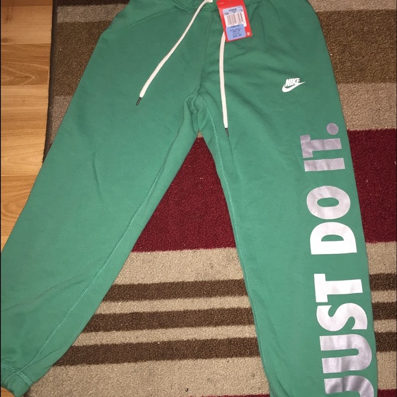 BRAND NEW NIKE SWEATS WITH TAGS!