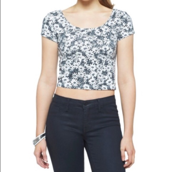 Mossimo black floral crop top