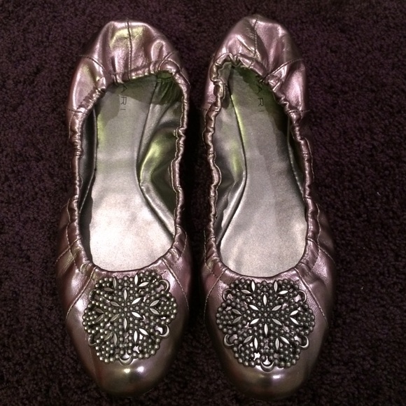 TAHARI flats - worn once