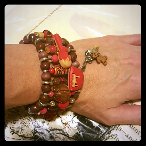 Cookie fun hand made saftypin bracelet