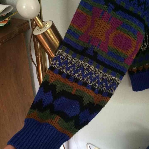 SOLDPatterned sweater - Picture 2 of 3