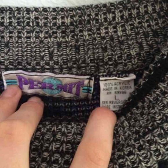 SOLDPatterned sweater - Picture 3 of 3