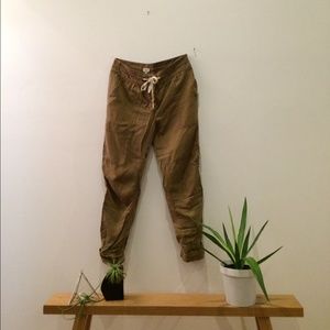 Aritzia Wilfred Pants