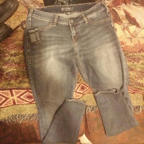Buckle~Silver Jeans-Camden Rose style??