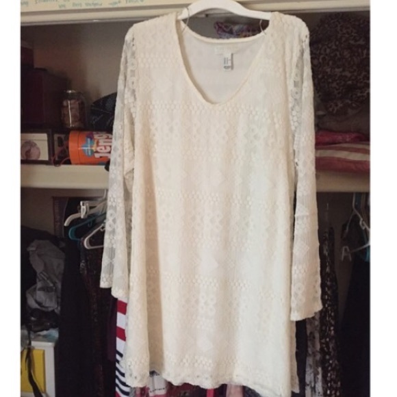 BRAND NEW Forever 21 lace dress