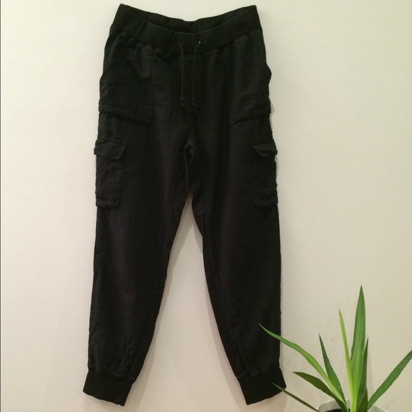 Aritzia TNA Slouchy Linen Cargo Pants