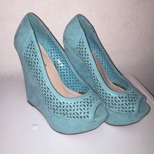 Teal High Heels. Size 8.