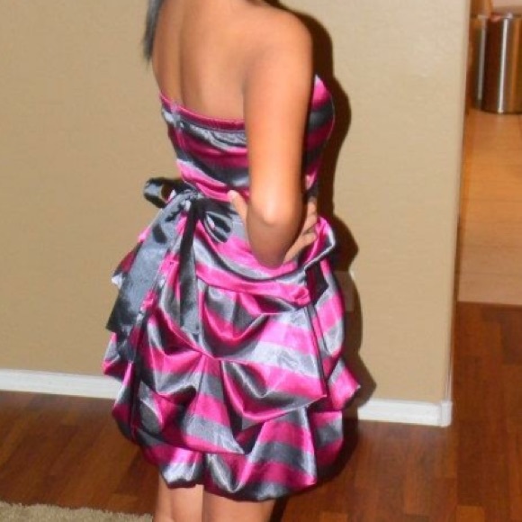 Short Homecoming dress - Picture 2 of 3