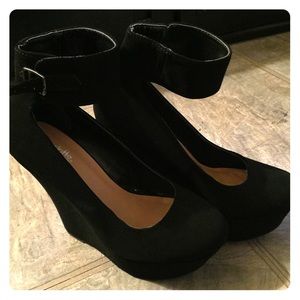 Sexy black wedge