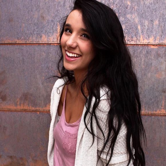 Meet your Posher, Dana