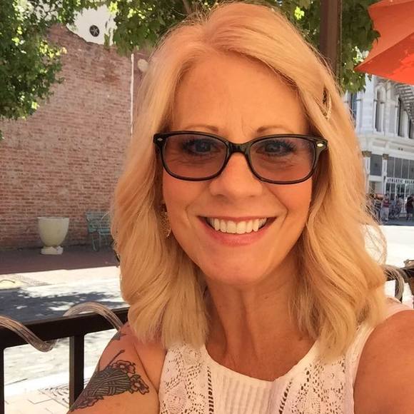 Meet your Posher, Kim - Picture 1 of 1