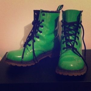 No Boundaries 7 hole faux patent leather boots