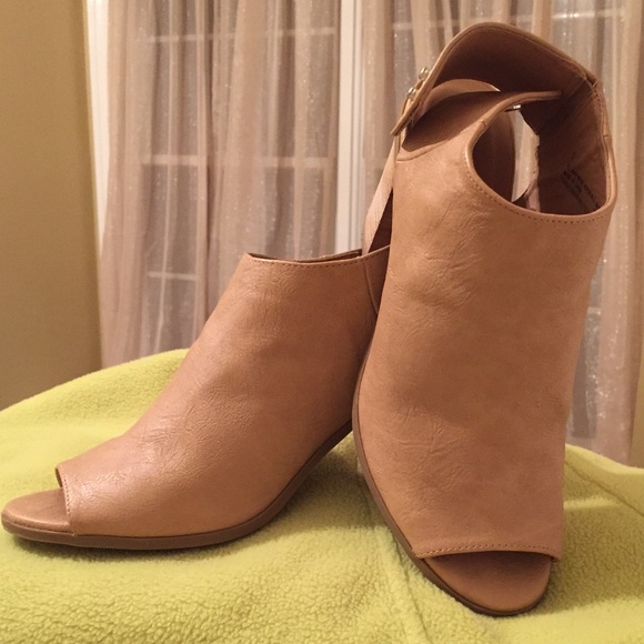 Tan, Open-toe Mossimo Mule