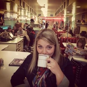 Meet your Posher, Constance