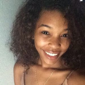 Meet your Posher, Danyelle
