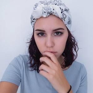 Meet your Posher, Alicia